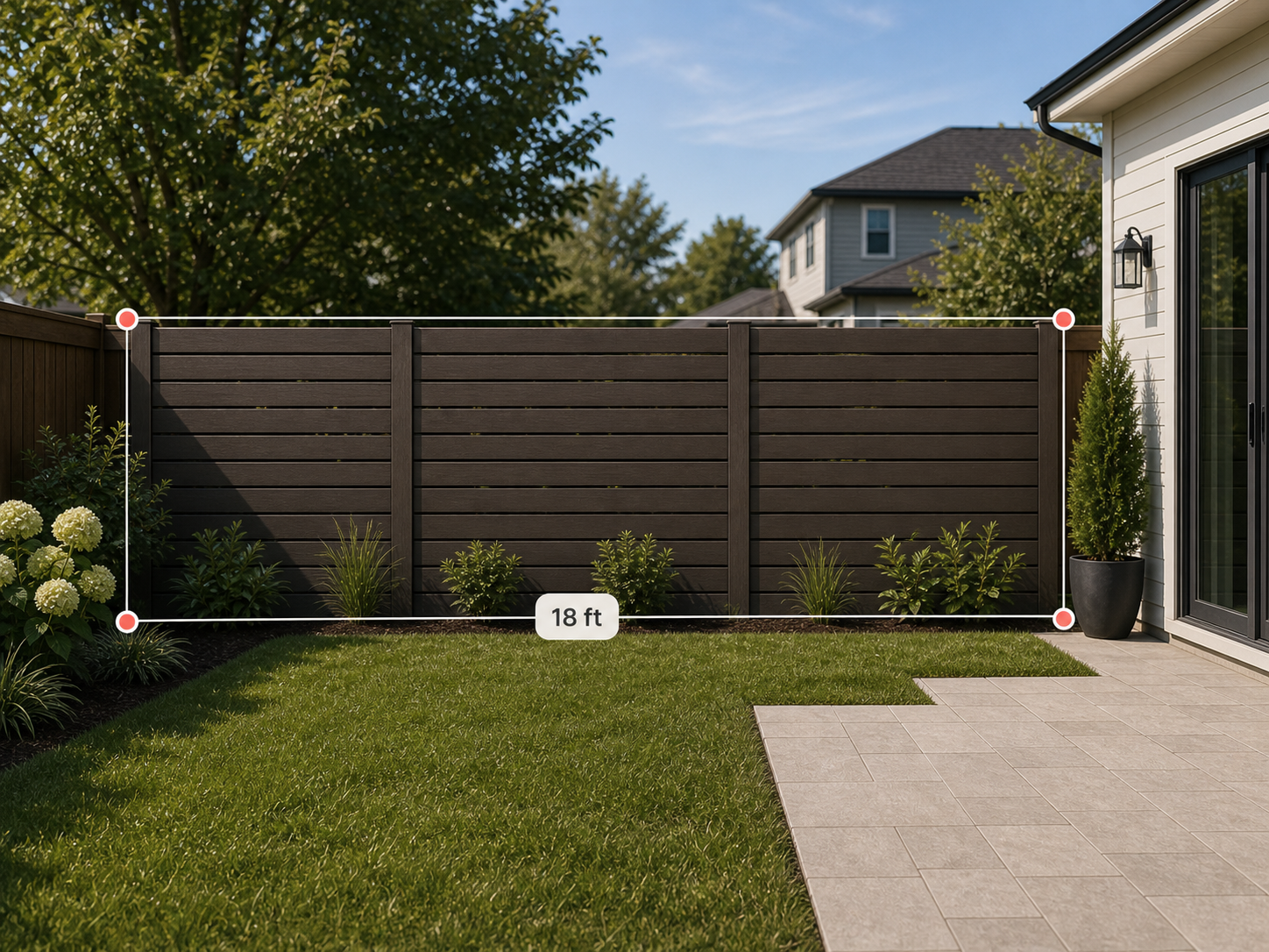 Fence 3D object selected with resize handles and an 18 ft dimension guide